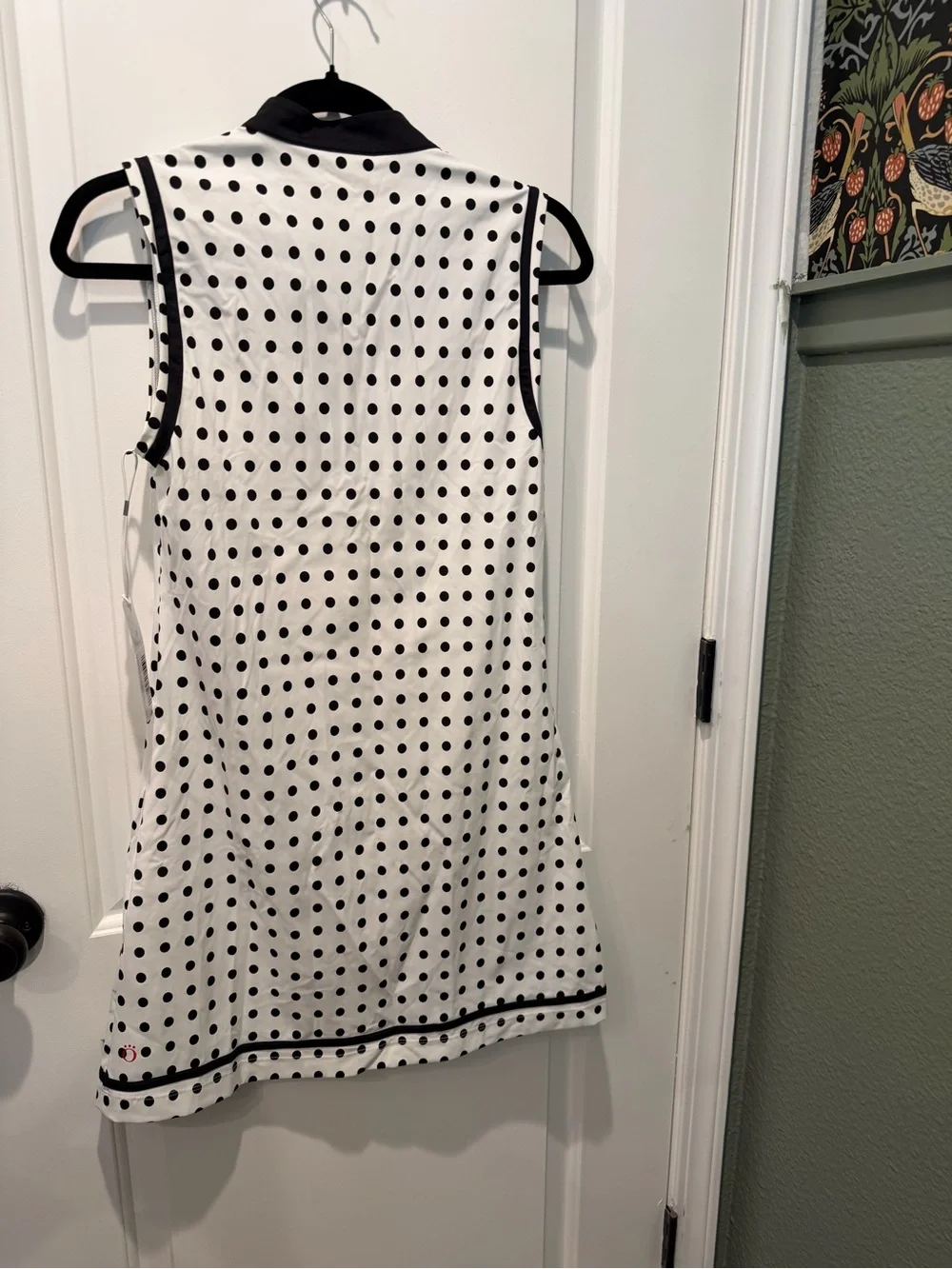 Kinona Black & White Polka Dot Sleeveless V-Neck Top Golf Dress - Picture 2 of 5
